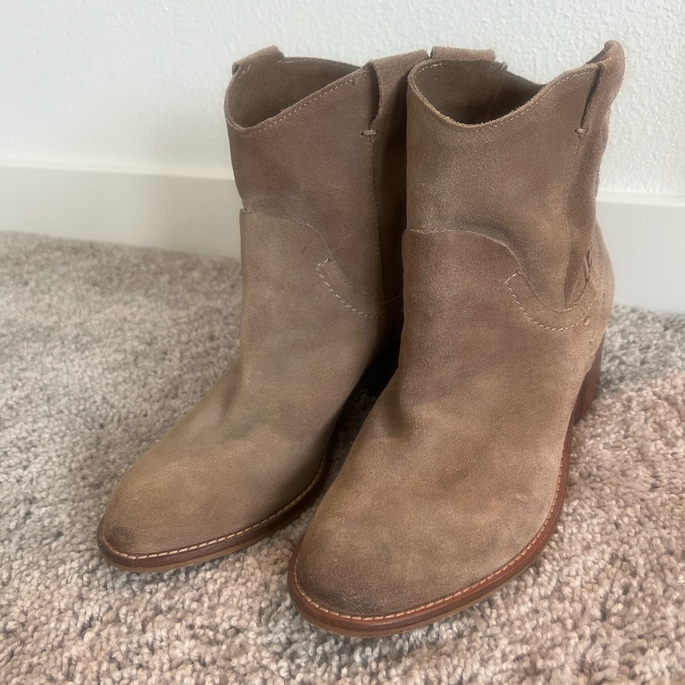 Dolce vita suede boots. Size 8.